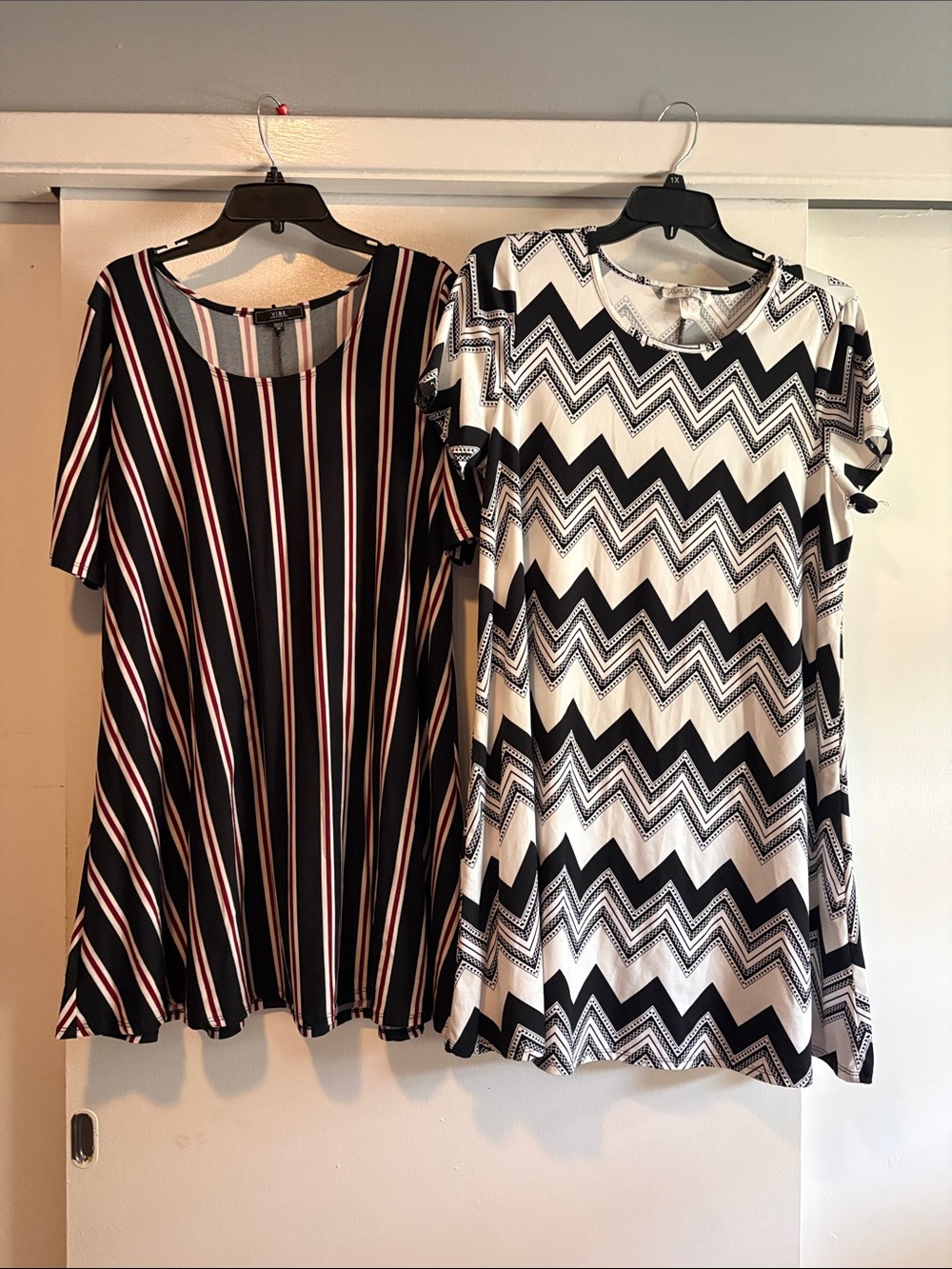 Women’s Black & White Patterned Short-Sleeve dresses